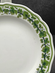 Тарелка сервировочная винтажная Meissen, зеленый растительный декор, фарфор, 17.4 см, Германия, 1970-80гг.