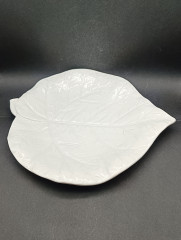 Фруктовница винтажная большая Bassano в форме листа, керамика, 31.5 х 4 см, Италия, 1960-69гг.