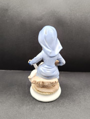 Статуэтка винтажная Goebel "Девочка с гусем", фарфор, 18 х 9 см, Германия, 1960-70гг.