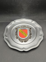 Тарелка декоративная винтажная "Герб ФК Фиделитас Карлсруэ" / Серия "Геральдика", яркий декор, олово (95%), 23 см, Германия, 1970-80гг.