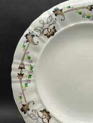 Тарелка винтажная N.G.F с растительным узором по краю, фарфор, 24 см, Германия, конец XVIII - нач. XIX вв.
